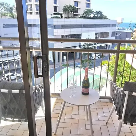 Beachside Apartment In The Heart Of Surfers Paradise - Free Parking Gold Coast Exterior photo