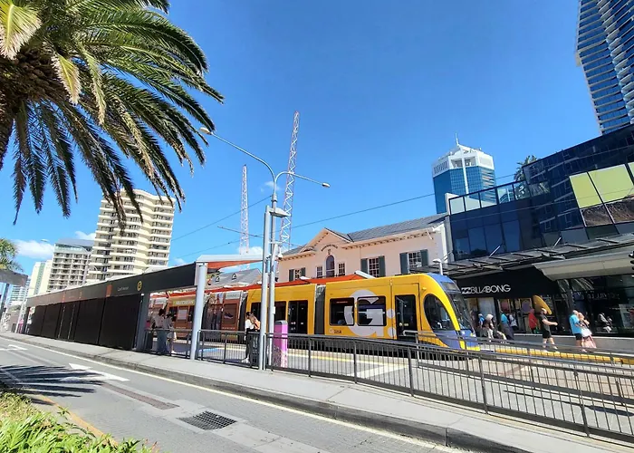Beachside Apartment In The Heart Of Surfers Paradise - Free Parking