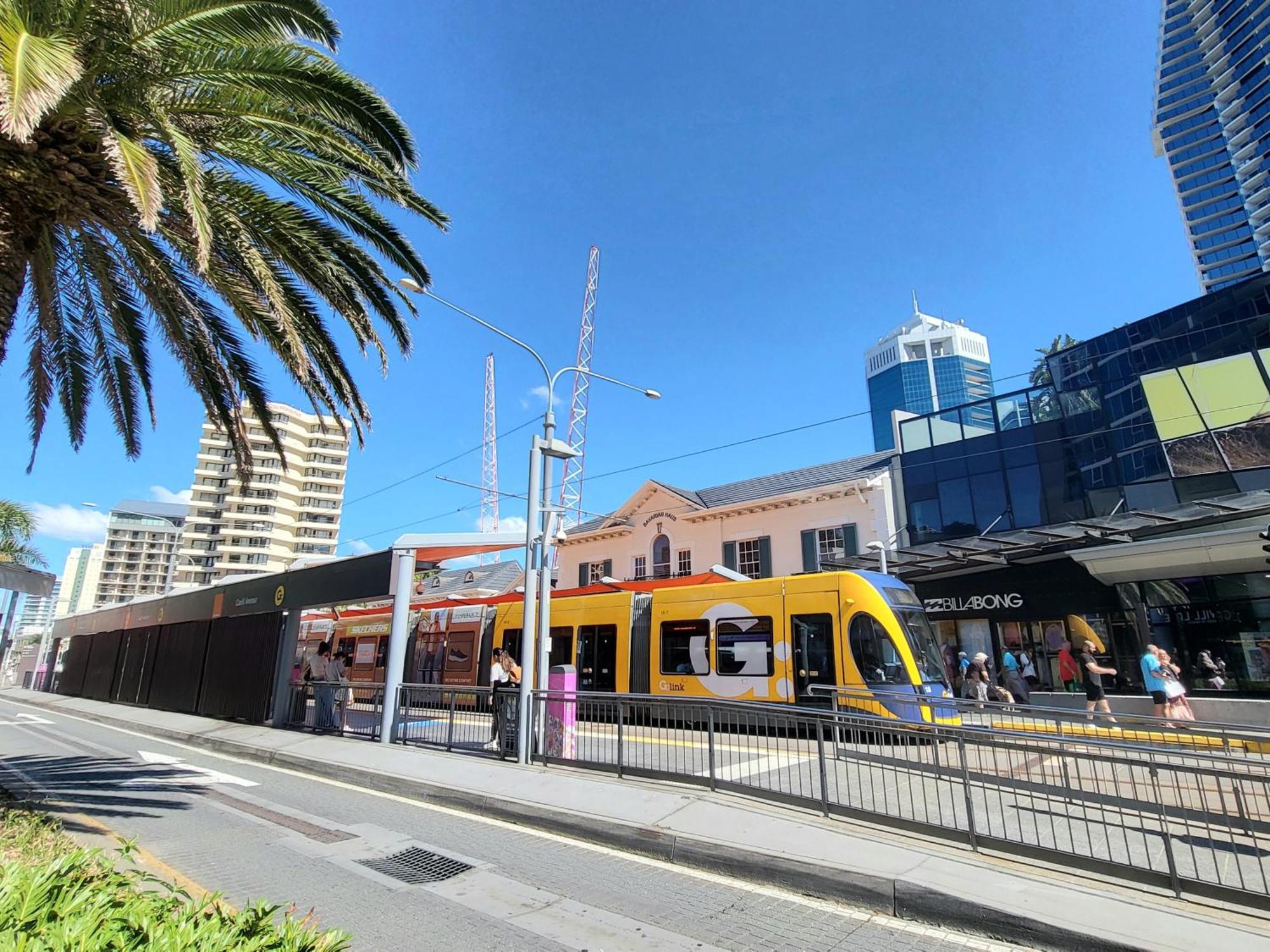 Beachside In The Heart Of Surfers Paradise - Free Parking Apartment